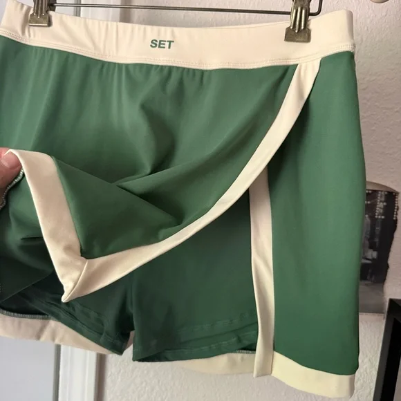 SET ACTIVE green cream athletic nylon skirt shorts skort